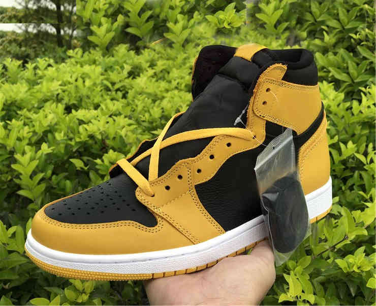 Shoes 1 OG Pollen Men Basketball Patina 1s yellow Black-White Women Sneakers Original 555088-701 us 7-12, Bubble wrap packaging
Shoes 1 OG Pollen Men Basketball Patina 1s yellow Black-White Women Sneakers Original 555088-701 us 7-12, Bubble wrap packaging