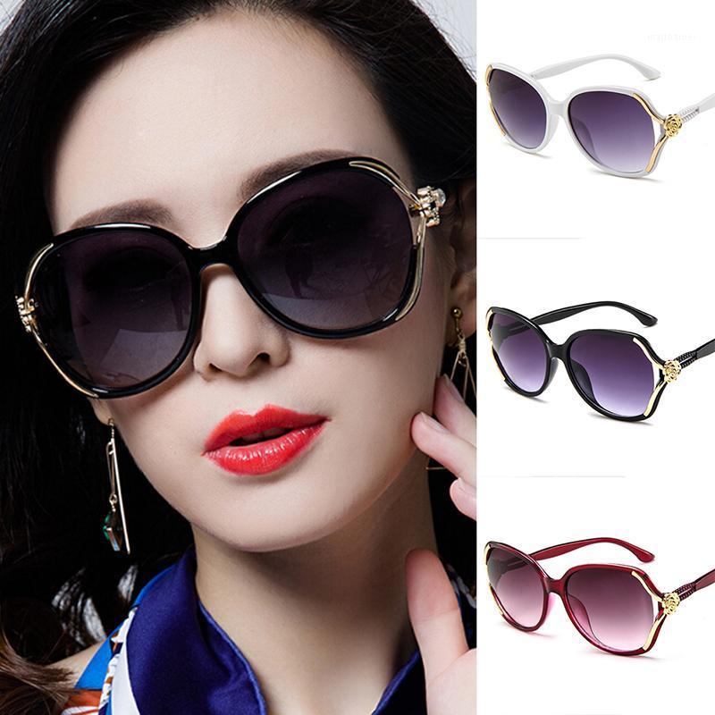 Sunglasses Flower Women Gradient Classic Vintage Ladies Oversized Sun Glasses UV400 Feminino
Sunglasses Flower Women Gradient Classic Vintage Ladies Oversized Sun Glasses UV400 Feminino