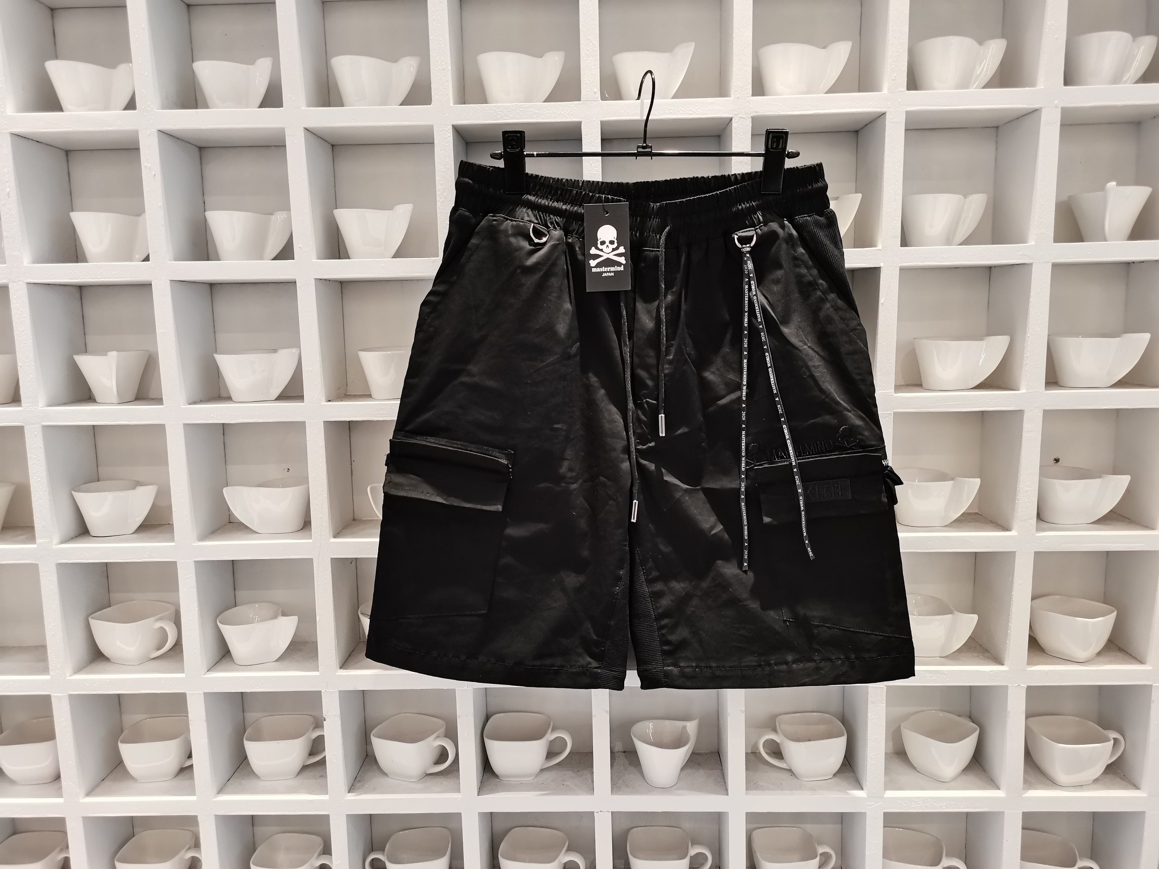 2020 New Design Mastermind X Kith Casual Shorts Men Women Hiphop MMJ Cotton Kith Embroidery Shorts Men L0309, White;black
2020 New Design Mastermind X Kith Casual Shorts Men Women Hiphop MMJ Cotton Kith Embroidery Shorts Men L0309, White;black