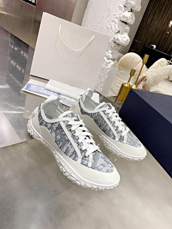 2021 latest men's black twill printed rubber casual shoes fashion ladies flat canvas large size 35-45 couple high and low sneakers running shoe
2021 latest men's black twill printed rubber casual shoes fashion ladies flat canvas large size 35-45 couple high and low sneakers running shoe