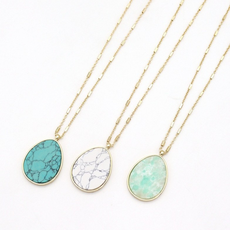 Beautiful Design Women Natural White Turquoise Green Stone Pendant Necklace