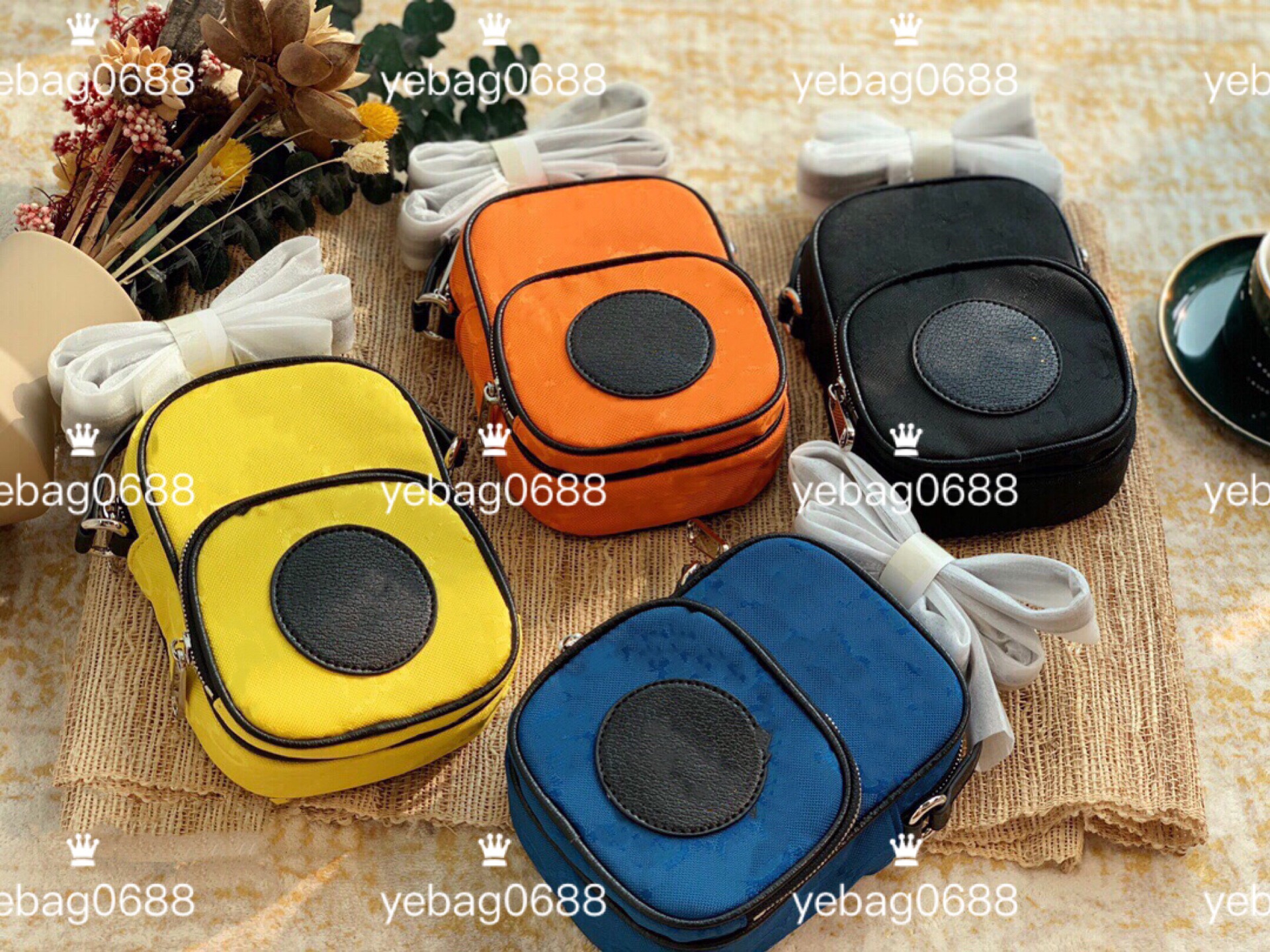 Fashion designer men small square bag luxury original Off The Grid super mini nylon handbag outdoor travel single shoulder messenger mobile retro fashionable bags, 11
Fashion designer men small square bag luxury original Off The Grid super mini nylon handbag outdoor travel single shoulder messenger mobile retro fashionable bags, 11