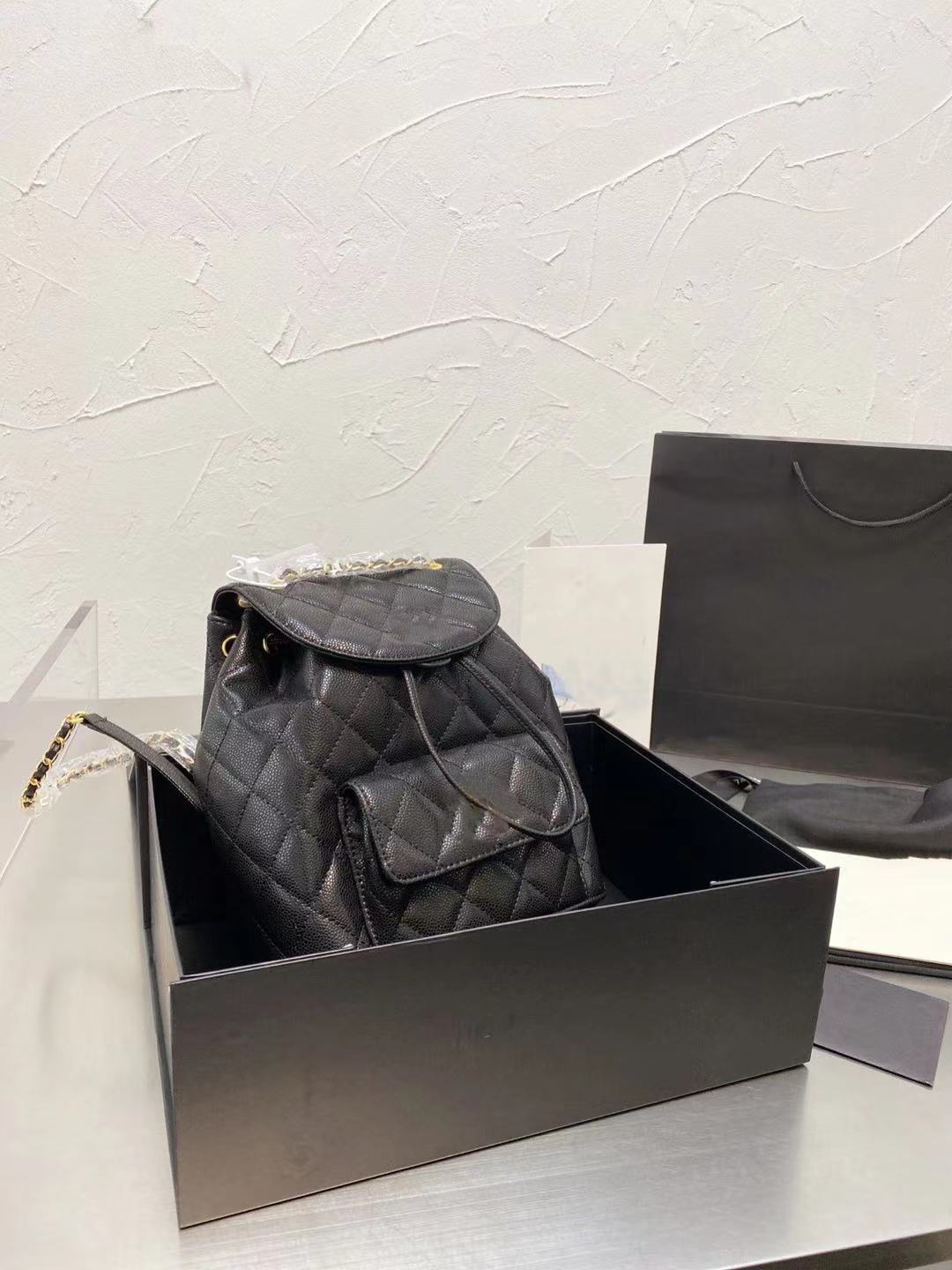 2021Ladies Fashion Designer Bag Top Quality Classic Diamond Letter Chain Backpack Luxury caviar Leather Mini Backpacks Handbag
2021Ladies Fashion Designer Bag Top Quality Classic Diamond Letter Chain Backpack Luxury caviar Leather Mini Backpacks Handbag