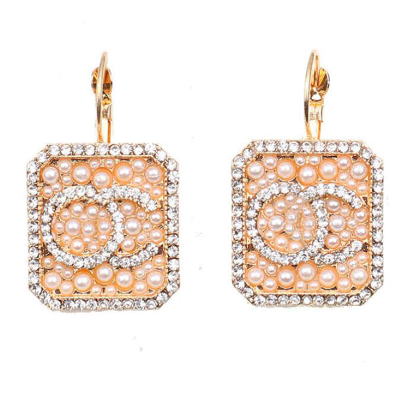 Classics 18K Gold Plated Designer Stud Earrings Brand Designers Geometry Letters Women Crystal Rhinestone Pearl Earring Wedding Party Jewerlry ER0234-ER0235
Classics 18K Gold Plated Designer Stud Earrings Brand Designers Geometry Letters Women Crystal Rhinestone Pearl Earring Wedding Party Jewerlry ER0234-ER0235