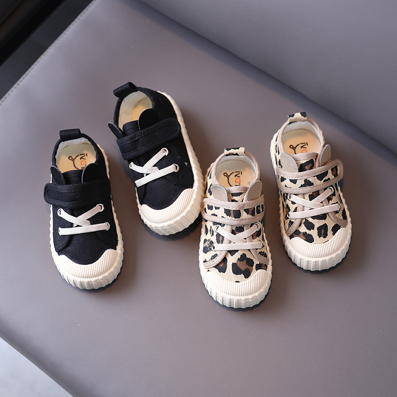 Children' canvas shoes spring 2021 new men' and women' baby shoes Korean fashion leopard print children' garden shoes, Black;grey
Children' canvas shoes spring 2021 new men' and women' baby shoes Korean fashion leopard print children' garden shoes, Black;grey