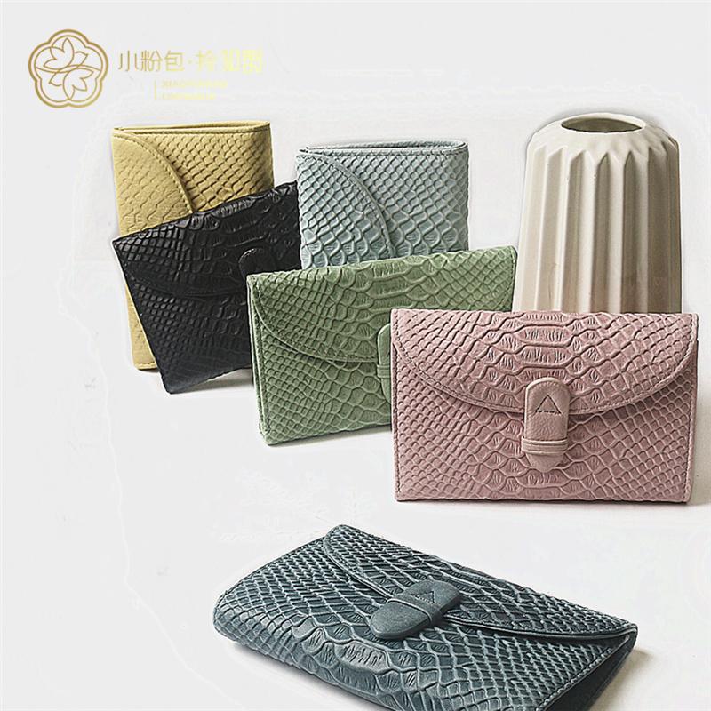 Designer brand Women Leather Wallet Luxury Short Purse Wallet Female Card Holder Purses Coin Wallets Carteira Feminina, Black
Designer brand Women Leather Wallet Luxury Short Purse Wallet Female Card Holder Purses Coin Wallets Carteira Feminina, Black