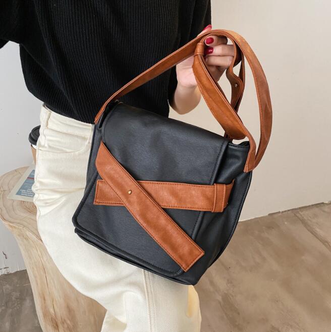 retro soft leathers shoulder bags simple atmosphere contrast leather handbag large belt decorative women tote bag street trend solid color leisure backpack
retro soft leathers shoulder bags simple atmosphere contrast leather handbag large belt decorative women tote bag street trend solid color leisure backpack