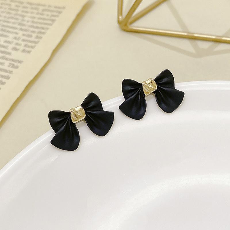 Stud Bowknot Metal Women Trendy Earrings Black Bow Korean 2021 Fashion Female Jewelry
Stud Bowknot Metal Women Trendy Earrings Black Bow Korean 2021 Fashion Female Jewelry