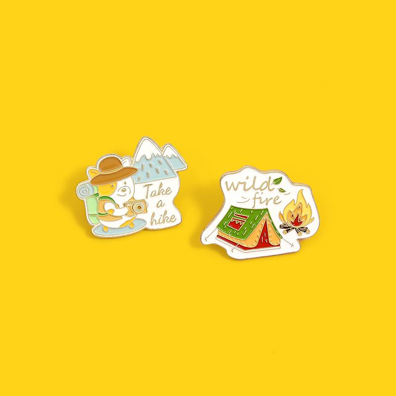 Pins, Brooches Take A Hike Camera Dog Wilde Fire Homematches Brooch Pin Novelty Gift Badge Enamel Backpack Lapel Jewelry Student's
