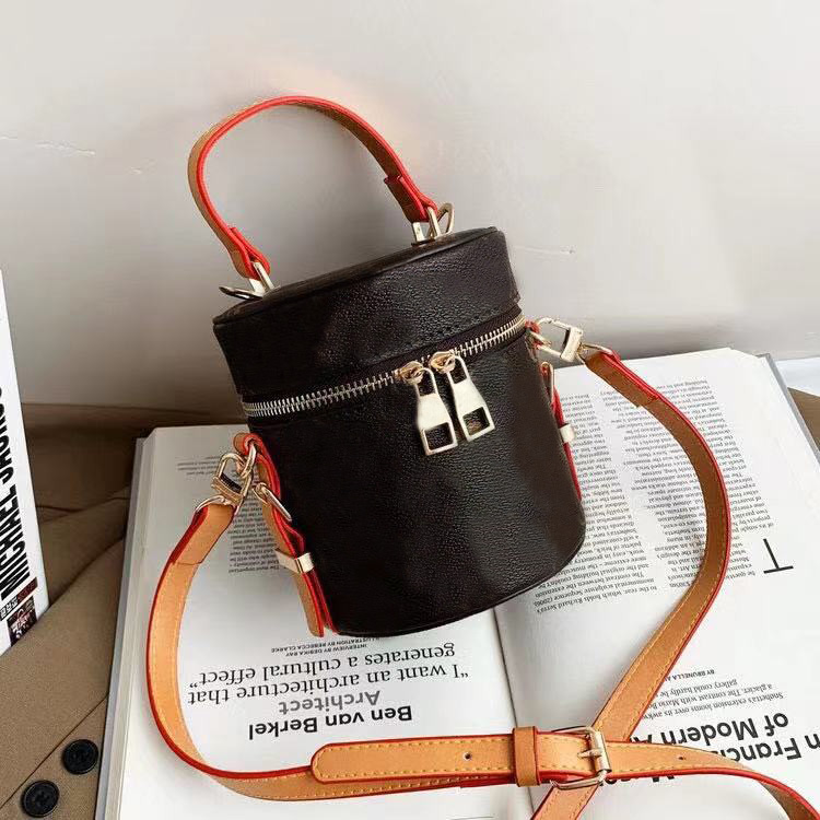 classic lady handbags ladies designer composite bag clutch bags single shoulder handbag female coin Big bag Bucket bag, Colour1
classic lady handbags ladies designer composite bag clutch bags single shoulder handbag female coin Big bag Bucket bag, Colour1