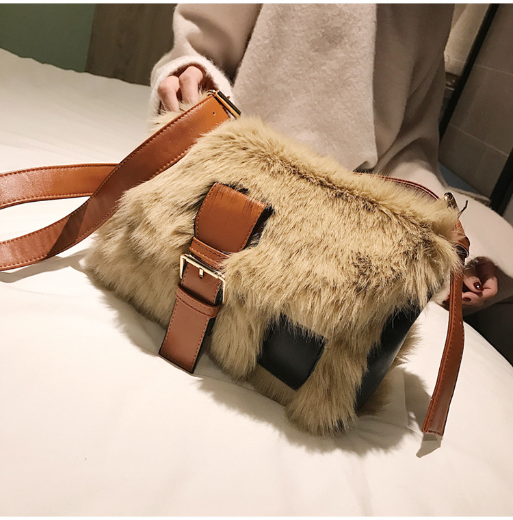 Evening Bags Women Plush Bags Classic Shoulder Bag Large Capacity Wide Straps Handbag, Khaki
Evening Bags Women Plush Bags Classic Shoulder Bag Large Capacity Wide Straps Handbag, Khaki