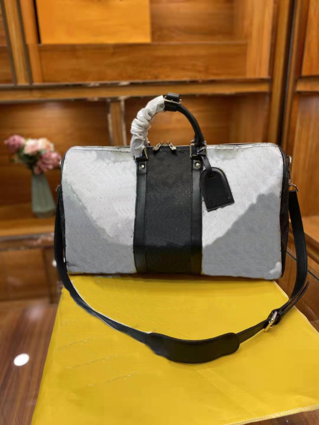 Presbyopic Bump Color Bag Man General High Quality Single Men And Women Shoulder Boys Duffel Duffle Hand Luggage Travel Bags 
Presbyopic Bump Color Bag Man General High Quality Single Men And Women Shoulder Boys Duffel Duffle Hand Luggage Travel Bags