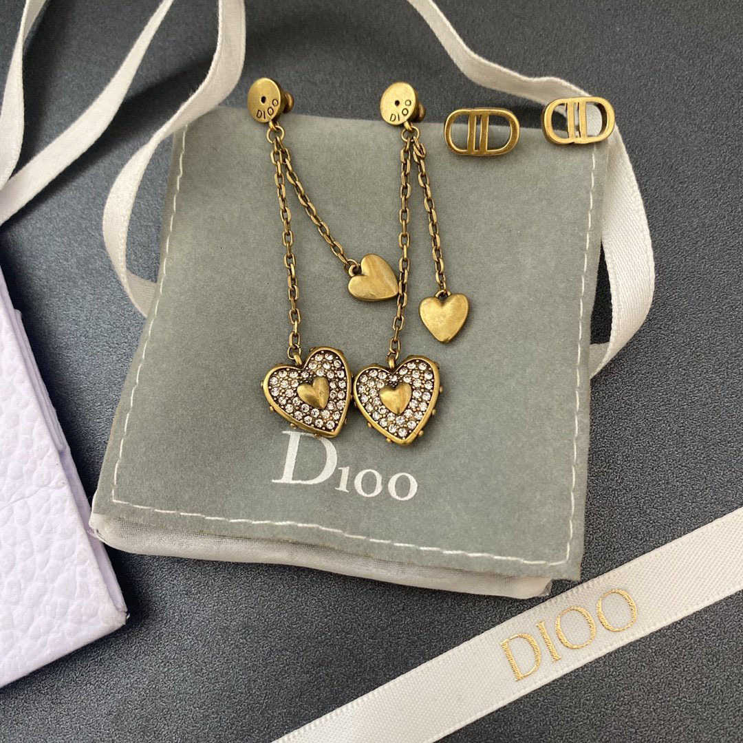 70%OFF Full diamond long temperament love tassel gold women's Dijia classic versatile Earrings
70%OFF Full diamond long temperament love tassel gold women's Dijia classic versatile Earrings