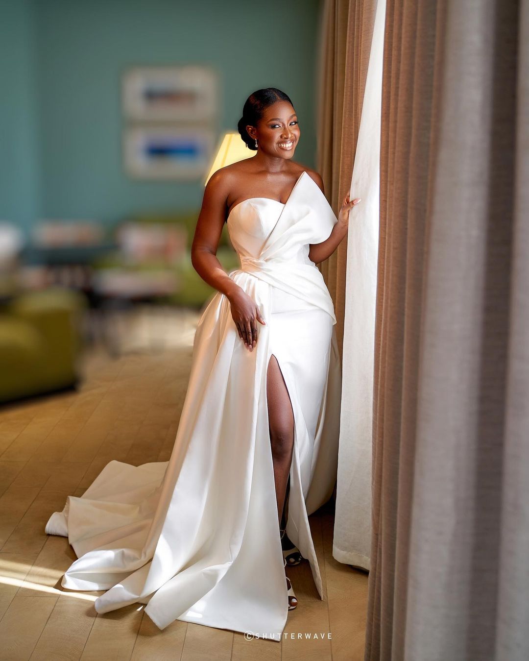 2021 Plus Size Arabic Aso Ebi Stylish Sexy Cheap Wedding Dresses High Split Bridal Dresses Satin Sheath Wedding Gowns ZJ566