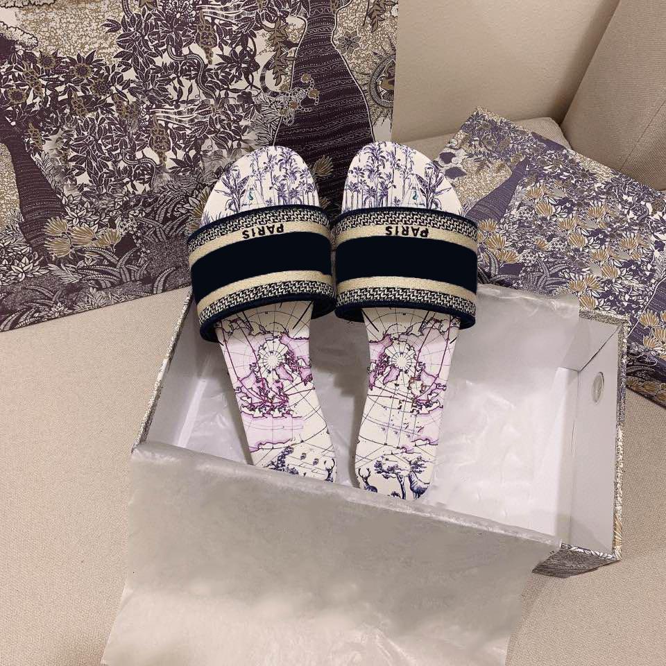 Classics Sandals Fashion Slippers Slides Floral Brocade Gear Bottoms Flip Flops Women Shoes Striped Beach Causal Slipper with Box fgeregerg, Black
Classics Sandals Fashion Slippers Slides Floral Brocade Gear Bottoms Flip Flops Women Shoes Striped Beach Causal Slipper with Box fgeregerg, Black