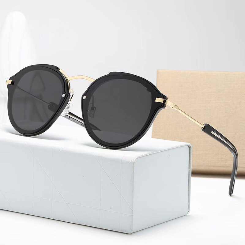 Quality sunglasses men women classical sun glasses aviator model G15 lenses Double bridge design suitable Fashion beach driving fishing Include packaging
Quality sunglasses men women classical sun glasses aviator model G15 lenses Double bridge design suitable Fashion beach driving fishing Include packaging