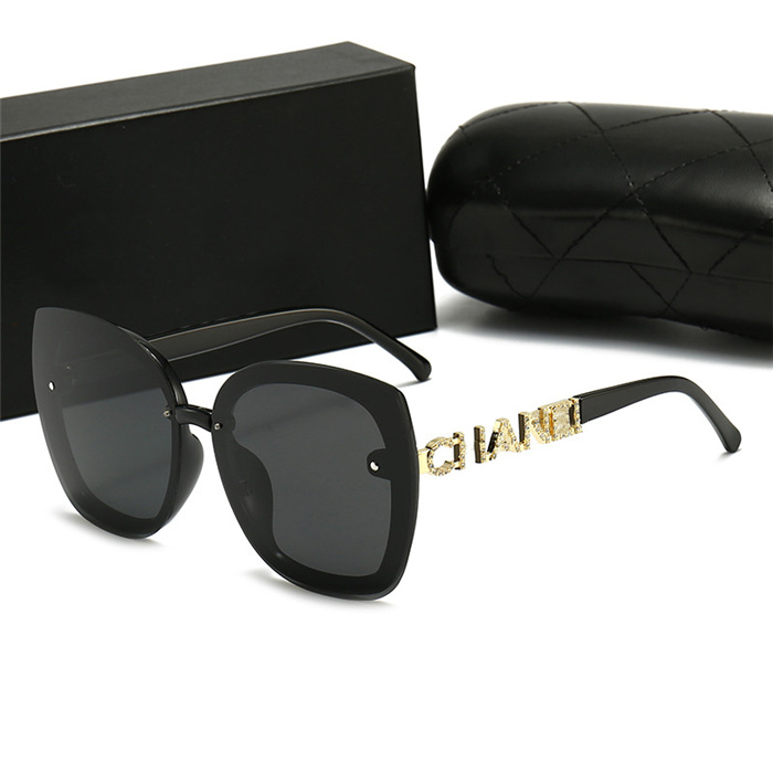 2021 trend Luxury designer Sunglasses Women sports driving beach fashion antireflective sun glasses Goggle party favors case, White;black
2021 trend Luxury designer Sunglasses Women sports driving beach fashion antireflective sun glasses Goggle party favors case, White;black