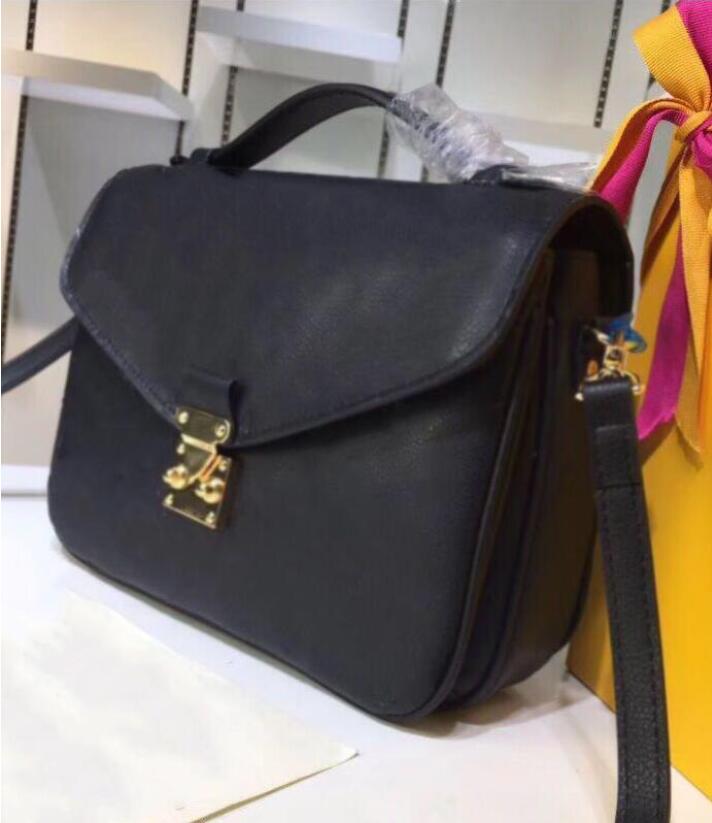 2021 luxurys designers crossbody bag Women handbag messenger bags oxidizing leather METIS elegant shoulder bags crossbody bag shopping tote
2021 luxurys designers crossbody bag Women handbag messenger bags oxidizing leather METIS elegant shoulder bags crossbody bag shopping tote