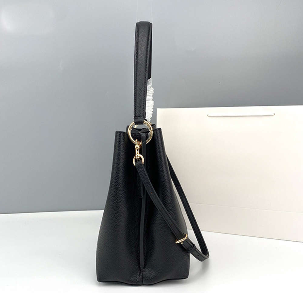 5A+ designer Luxury The new 2020 Charlie Bucket bag senior shoulder hand feeling restoring ancient ways litchi grain leather handbag, Blue
5A+ designer Luxury The new 2020 Charlie Bucket bag senior shoulder hand feeling restoring ancient ways litchi grain leather handbag, Blue