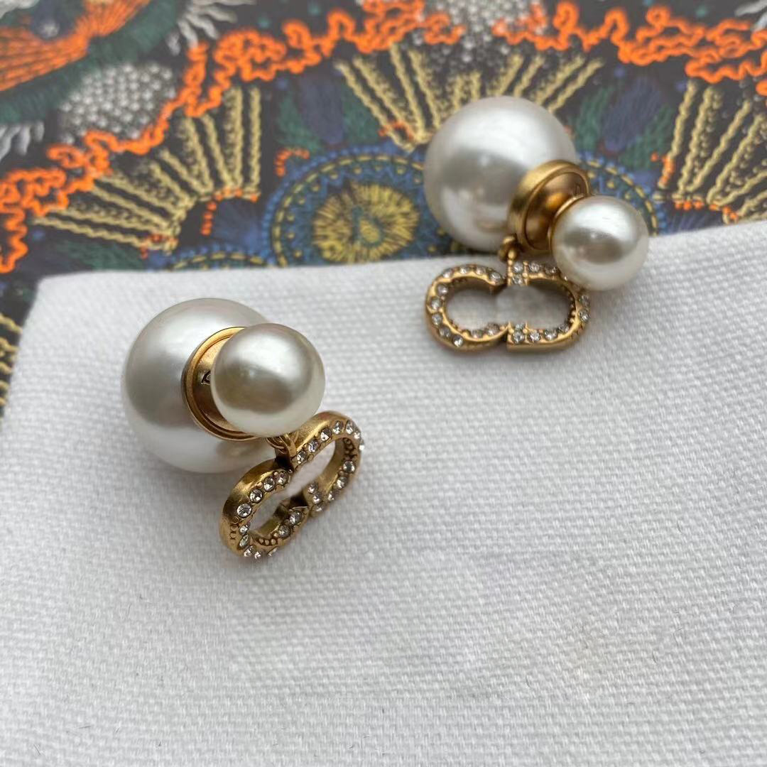 Fashion Design Stud Akoya White Pearl Earring Womens Studs Women Party Earrings Back Gold Silver Jewelry Accessories Gift Girlfriend Lady Fa, Golden;silver 
Fashion Design Stud Akoya White Pearl Earring Womens Studs Women Party Earrings Back Gold Silver Jewelry Accessories Gift Girlfriend Lady Fa, Golden;silver
