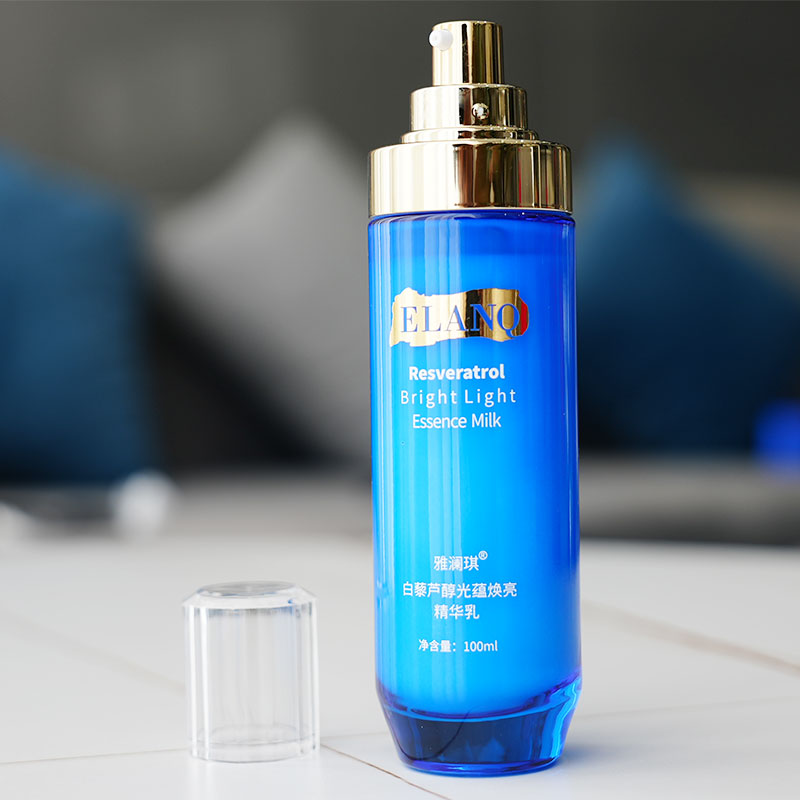 Serum Brightening essence moisturizing ingredients synergistic skin clean moist bright water more lock more white and tender
Serum Brightening essence moisturizing ingredients synergistic skin clean moist bright water more lock more white and tender