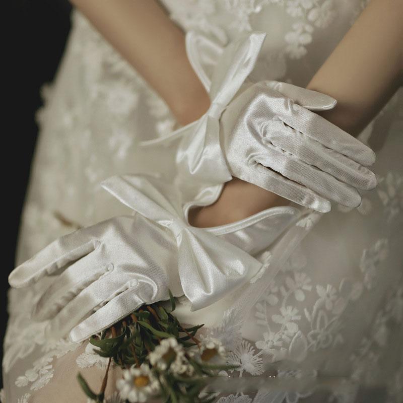 Five Fingers Gloves Bow Wrist Elegant White Satin Bridal Wedding Accessories Party Dancing Women Short, Blue;gray
Five Fingers Gloves Bow Wrist Elegant White Satin Bridal Wedding Accessories Party Dancing Women Short, Blue;gray