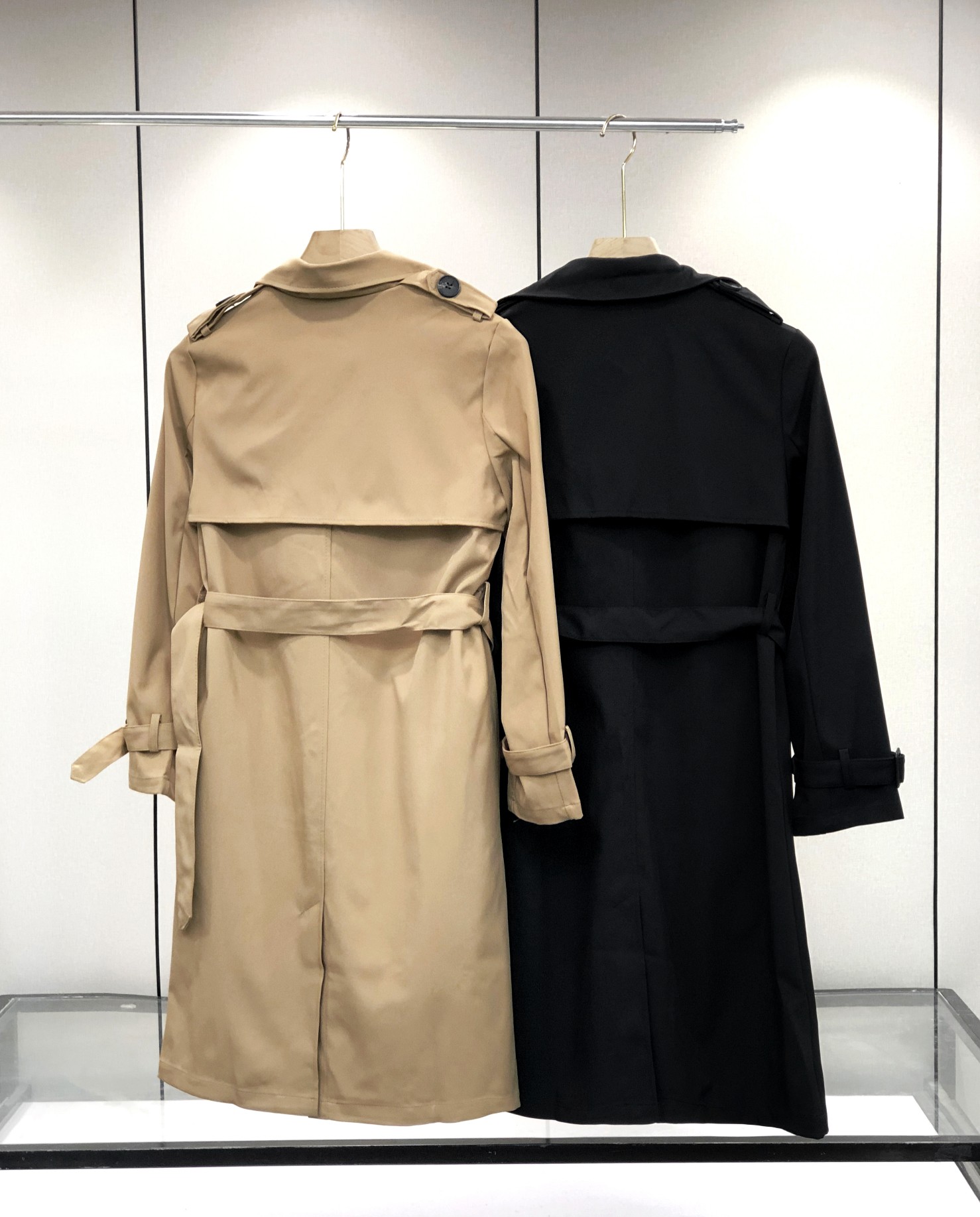 Brand designed women's coat Classical double-breasted windbreaker medium style autumn winter coats 12104, Khaki
Brand designed women's coat Classical double-breasted windbreaker medium style autumn winter coats 12104, Khaki