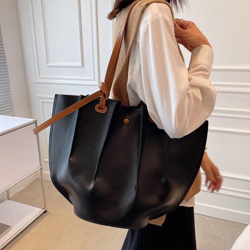 Evening Bags Fashion Large Capacity Shell Shoulder For Women 2022 PU Leather Ladies Tote Bucket Bag Designer Luxury Handbags
Evening Bags Fashion Large Capacity Shell Shoulder For Women 2022 PU Leather Ladies Tote Bucket Bag Designer Luxury Handbags