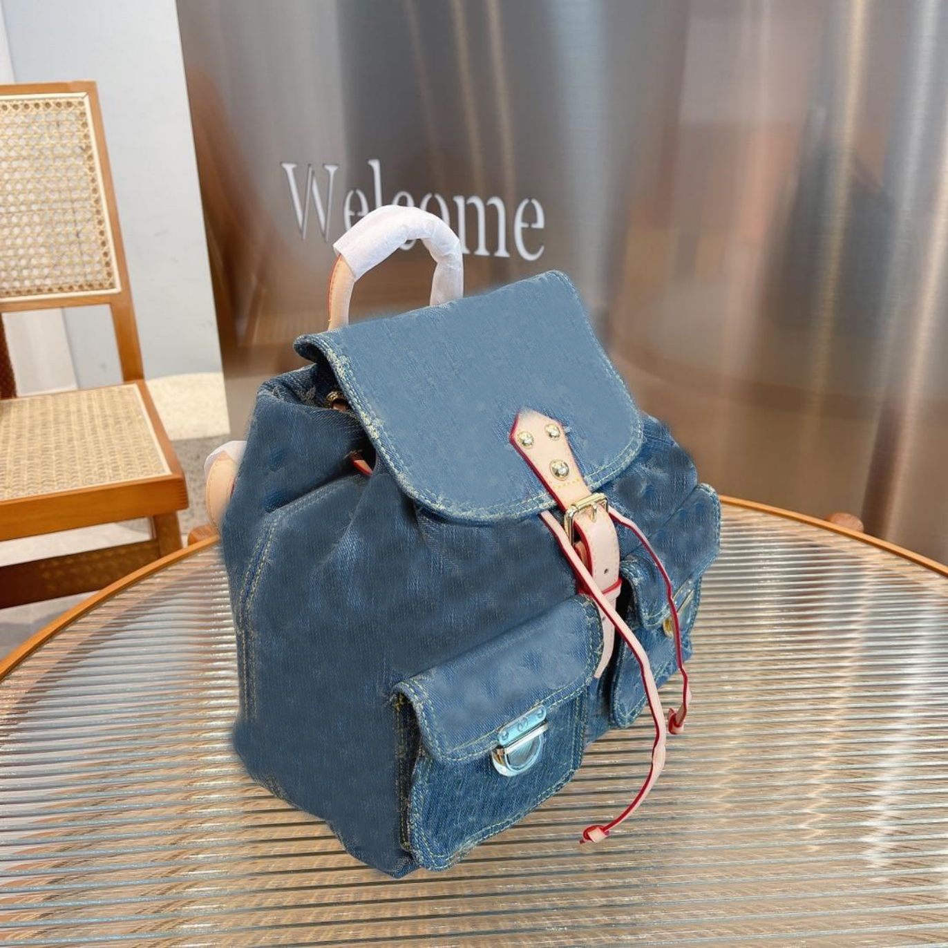 2021 Designer Bags backpack New Luxury designers handbags Simplicity Fashion Bags Letter Luxurys Lady handbag Composite Printed Genuine Leather
2021 Designer Bags backpack New Luxury designers handbags Simplicity Fashion Bags Letter Luxurys Lady handbag Composite Printed Genuine Leather