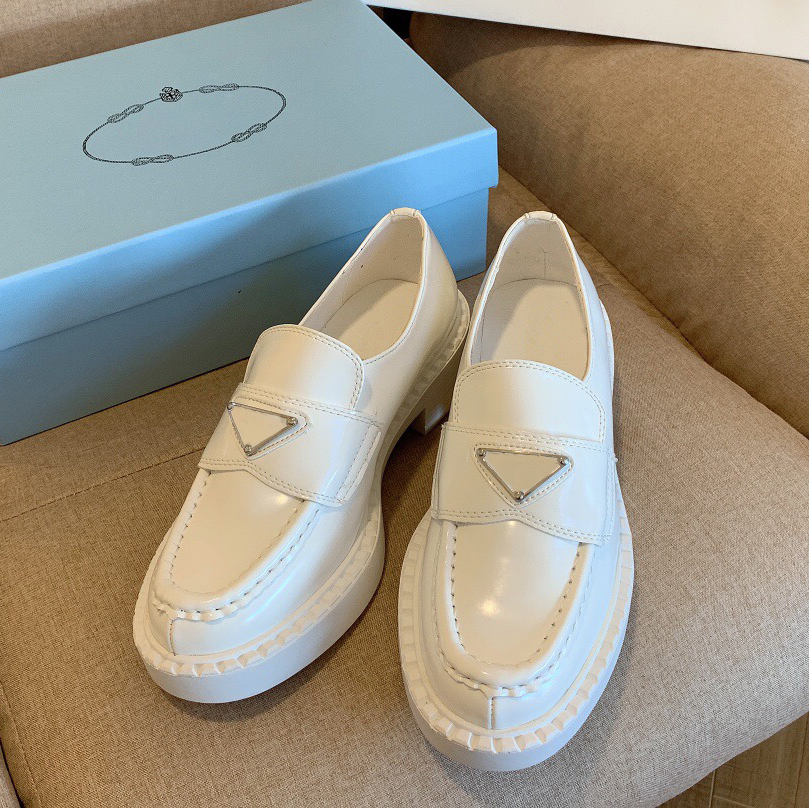 Women Monolith prad Designer Shoes Black Shiny Leather Slipper Pointed Thick Bottom Loafers Rubber Platform Sneakers Chunky Round Head Sneaker A4FZ
Women Monolith prad Designer Shoes Black Shiny Leather Slipper Pointed Thick Bottom Loafers Rubber Platform Sneakers Chunky Round Head Sneaker A4FZ