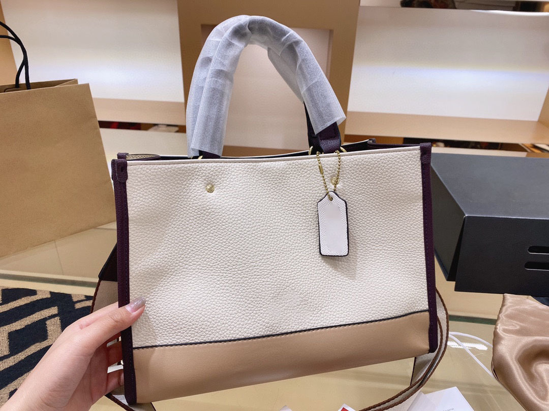 New shoulder bags 2021 Women handbag Crossbody bag brands designer handbags high quality flower printing bag purse 30cm 38561, Black
New shoulder bags 2021 Women handbag Crossbody bag brands designer handbags high quality flower printing bag purse 30cm 38561, Black