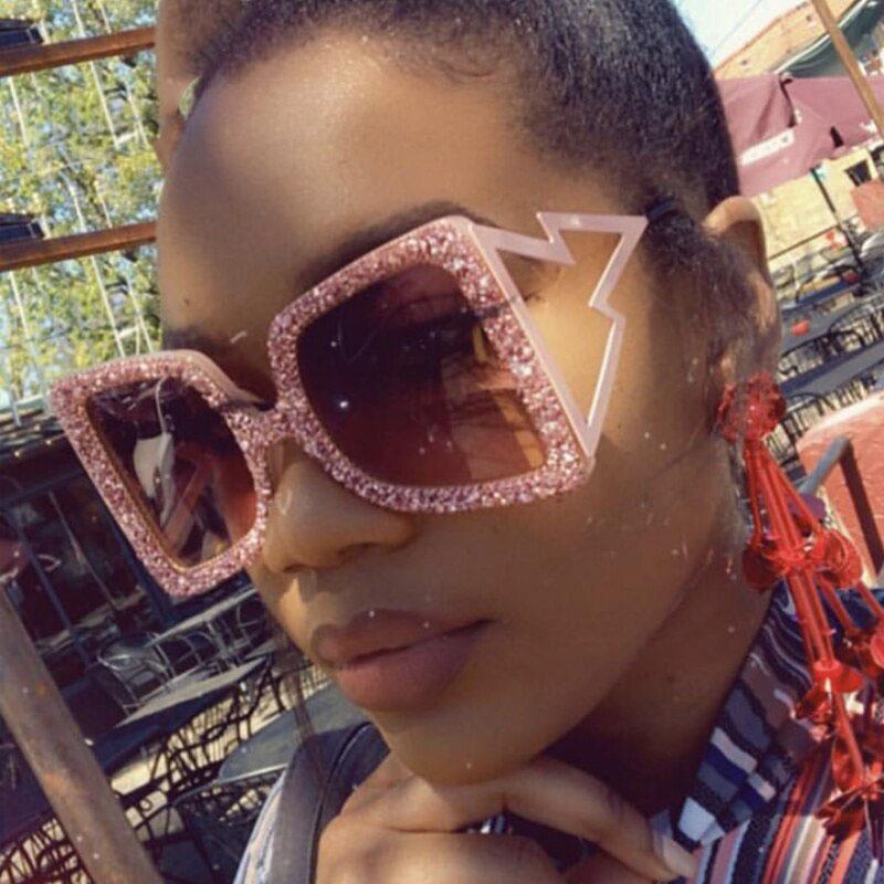 Sunglasses Vintage Oversized Square Women Metal Large Temples Hollow Out Designer Shades For Exaggeration Eyewear UV400
Sunglasses Vintage Oversized Square Women Metal Large Temples Hollow Out Designer Shades For Exaggeration Eyewear UV400