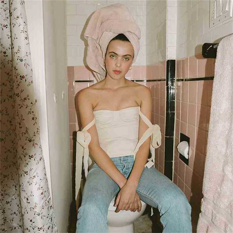 Paris Girl White Crop Tops Female Sleeveless Bandage Short Strap Vest For Women Vintage Fashion Korean Summer 210524
Paris Girl White Crop Tops Female Sleeveless Bandage Short Strap Vest For Women Vintage Fashion Korean Summer 210524