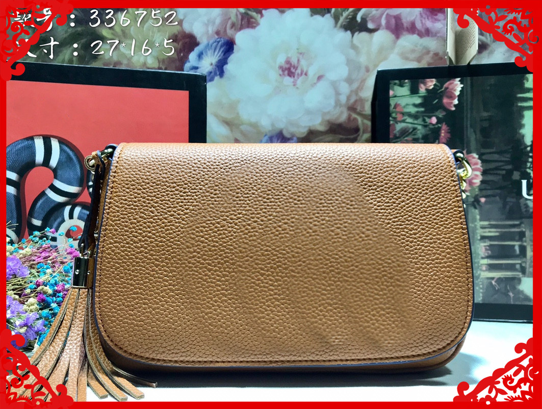 2022 Hot Fashion Women Shoulder Bag Superior Suppliers High Quality Plain Letter Tassel Chains Luxurys Designers Bags Multi Pochette Tote handbags wallet, Red
2022 Hot Fashion Women Shoulder Bag Superior Suppliers High Quality Plain Letter Tassel Chains Luxurys Designers Bags Multi Pochette Tote handbags wallet, Red