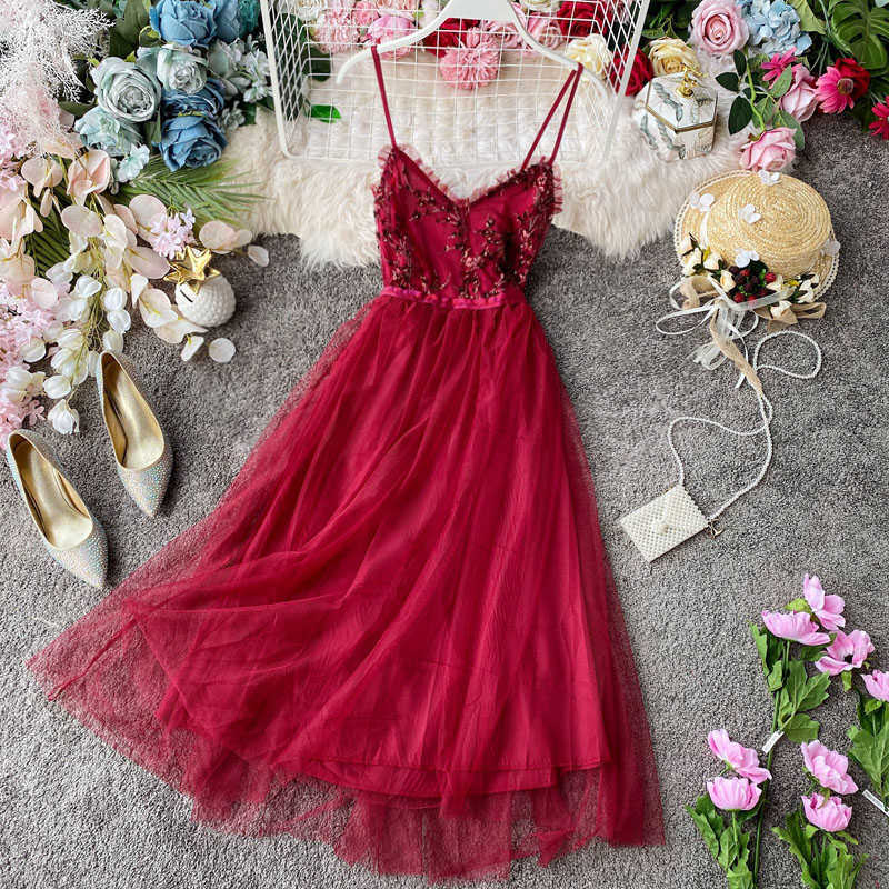 Fashion Women Patchwork Mesh Drsss Summer V-neck Slim Vintage Embroidery Lace Dresses Ladies Long Robe Vestidos Mujer 210602
Fashion Women Patchwork Mesh Drsss Summer V-neck Slim Vintage Embroidery Lace Dresses Ladies Long Robe Vestidos Mujer 210602