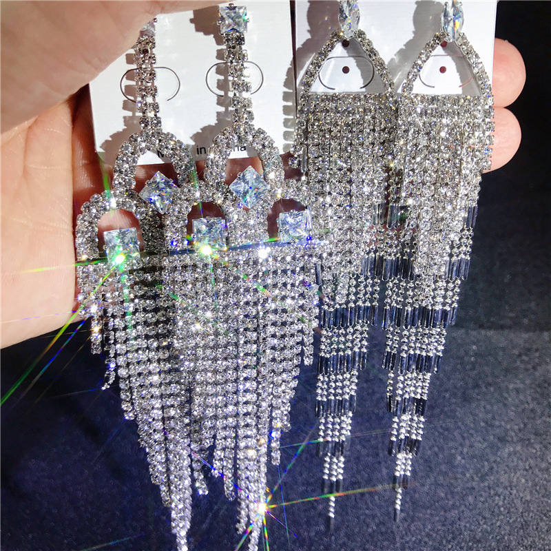 Diamonds Long Tassel Dangles Eardrop Claw Chain Ladies Earrings Boutique Female Jewelry Super Flash Rhinestone Mixed Batch