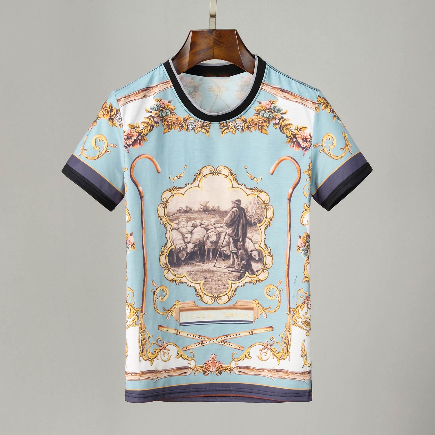 Mens Designers T Shirt Summer Brand Breathable Loose T Shirts For Men And Women Couple Designers Hip Hop Streetwear Tops luxurious Tees G44, Customize
Mens Designers T Shirt Summer Brand Breathable Loose T Shirts For Men And Women Couple Designers Hip Hop Streetwear Tops luxurious Tees G44, Customize