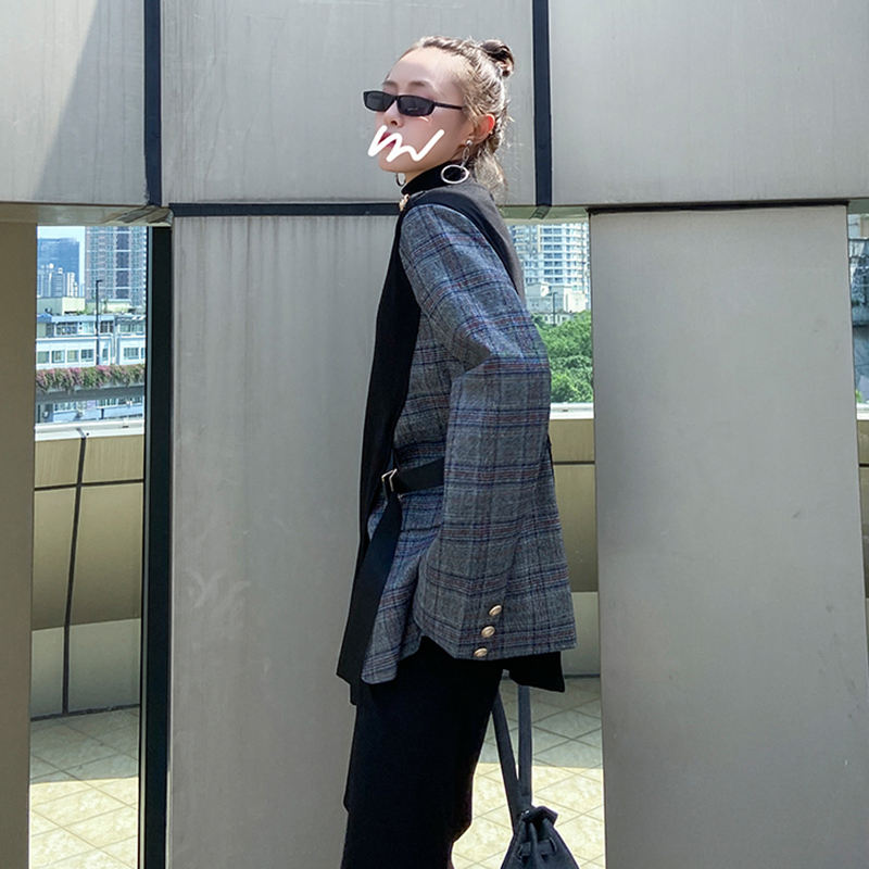 [EAM] Loose Fit Plaid Spliced Irregular Sweatshirt New Round Neck Long Sleeve Women Big Size Fashion Spring Autumn LJ201130