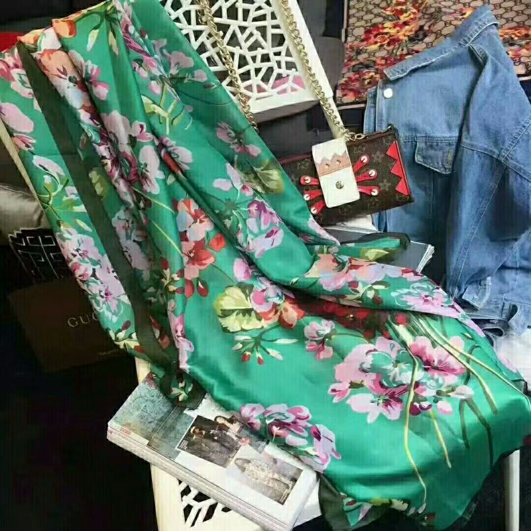 European style fashion printed pattern scarf 100% silk high quality headscarf Beach shawl 180*90cm design neckerchief
European style fashion printed pattern scarf 100% silk high quality headscarf Beach shawl 180*90cm design neckerchief