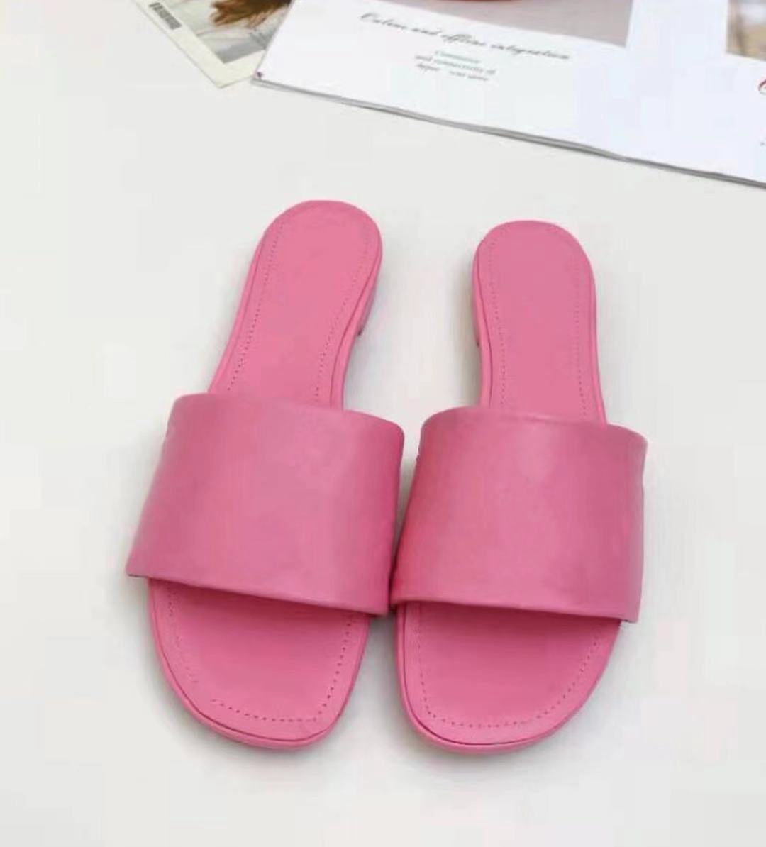 2021 Women Fashion Slippers Revival Flat Mules men Slides Sandals Designer Black Pink White Light Blue Green Orange Waterfront Summer Kaws heels, Box are not sold separately {don't pay}
2021 Women Fashion Slippers Revival Flat Mules men Slides Sandals Designer Black Pink White Light Blue Green Orange Waterfront Summer Kaws heels, Box are not sold separately {don't pay}