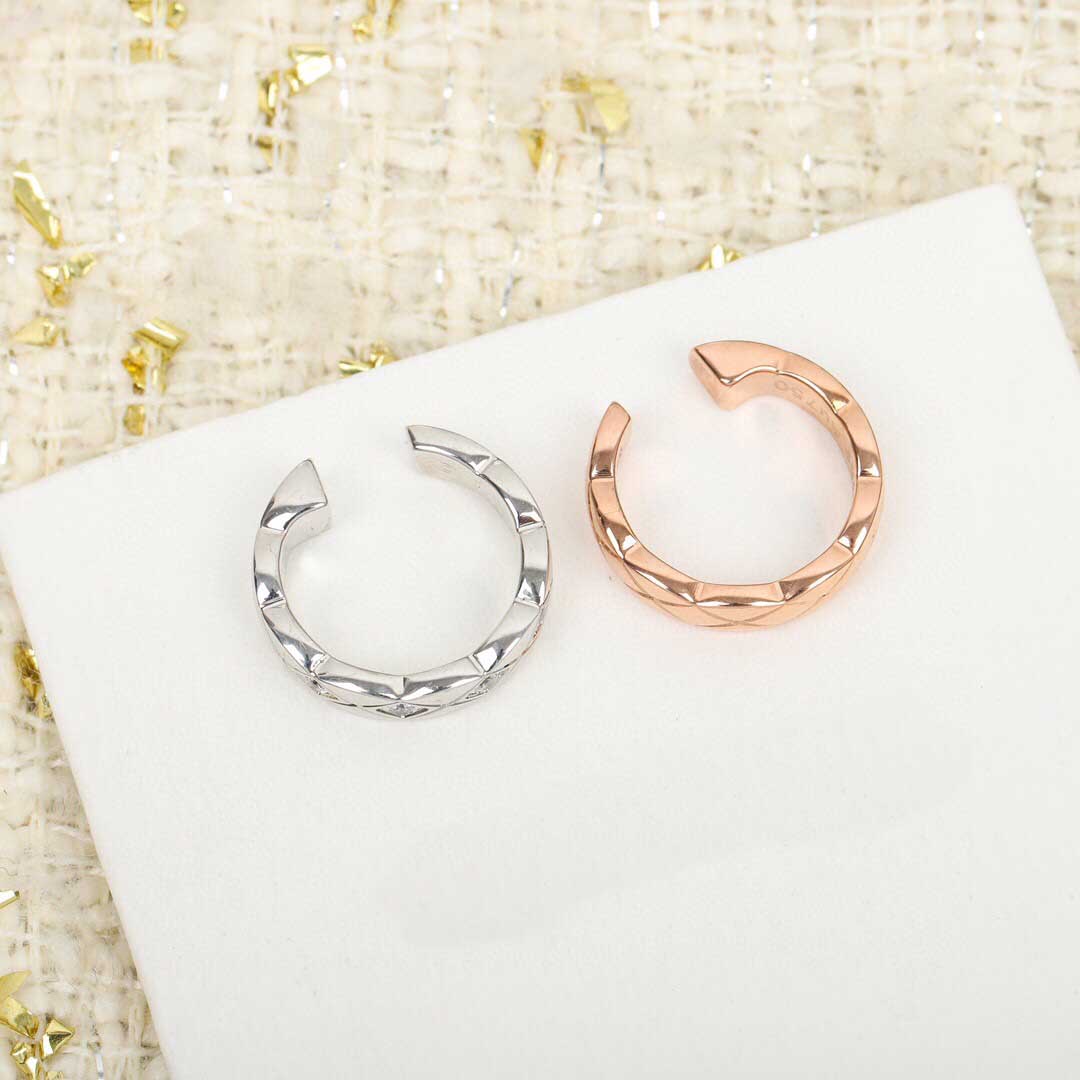 2021 Top quality opened ring in two colors with diamond and no for women wedding jewelry gift have box PS4825
2021 Top quality opened ring in two colors with diamond and no for women wedding jewelry gift have box PS4825