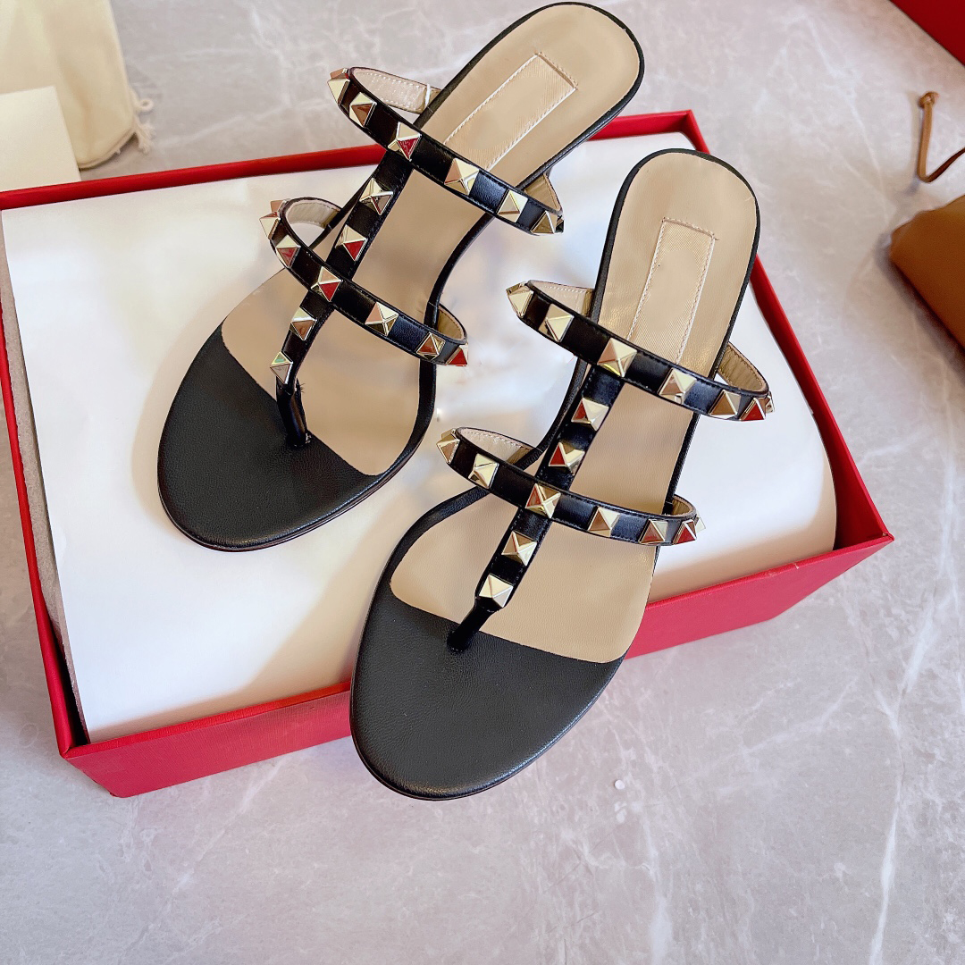 Italy designer luxury Classic Sandals Fashion style Womens Slippers Ladies sandal Nude Ankle Straps Rivets Sexy High Heels Leather
Italy designer luxury Classic Sandals Fashion style Womens Slippers Ladies sandal Nude Ankle Straps Rivets Sexy High Heels Leather