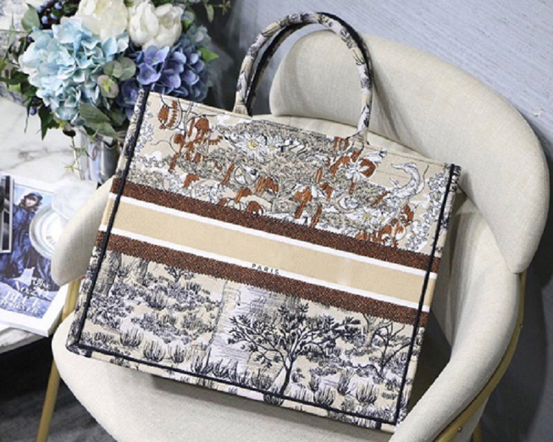 2021 fashion brand luxury shopping bag designer flowers high quality lady large capacity handbag celebrity free delivery
2021 fashion brand luxury shopping bag designer flowers high quality lady large capacity handbag celebrity free delivery