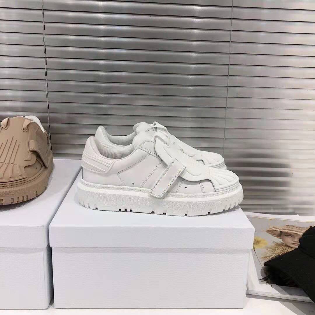 New shell round toe small white shoes female ins super fire platform casual shoes, fashionable and versatile, size 35-40, Black
New shell round toe small white shoes female ins super fire platform casual shoes, fashionable and versatile, size 35-40, Black