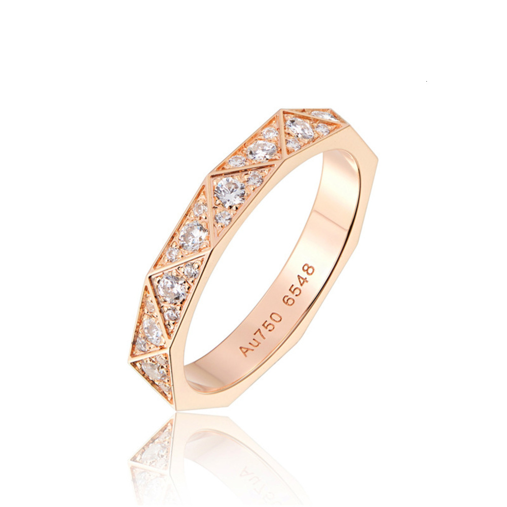 HBP Diamond Sterling Silver Ring, couple's ring, women's fashion personality, geometric pasta finger, light luxury, niche design, exquisite
HBP Diamond Sterling Silver Ring, couple's ring, women's fashion personality, geometric pasta finger, light luxury, niche design, exquisite