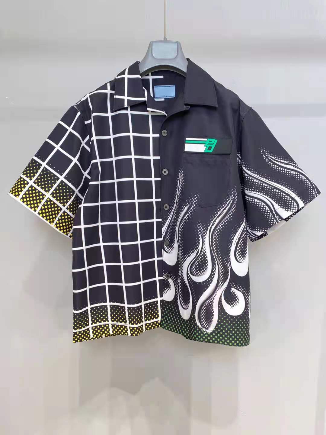 21SS early spring letter Short sleeve Tee Men Women High Street Fashion paris velvet T-Shirts Summer Breathable Tee zdlp0720., White;black
21SS early spring letter Short sleeve Tee Men Women High Street Fashion paris velvet T-Shirts Summer Breathable Tee zdlp0720., White;black