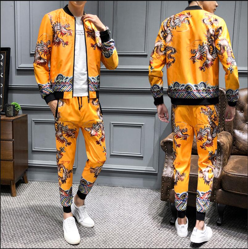 High Quality Jogging Homme Designer Clothing Men Yellow Gold Mens Plus SizeTwo Piece Sets Top And Pants Trainingspak Mannen Merk, As picture
High Quality Jogging Homme Designer Clothing Men Yellow Gold Mens Plus SizeTwo Piece Sets Top And Pants Trainingspak Mannen Merk, As picture
