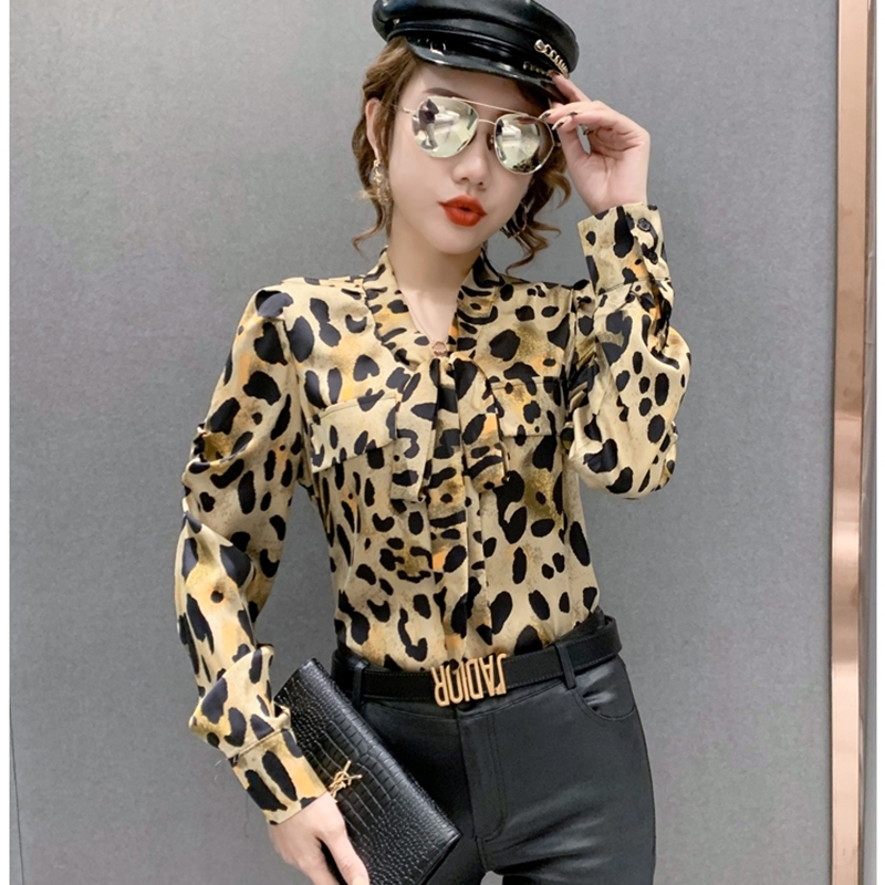 2021 Chic Style Long Sleeve Patched Color Shirts Women Vinatge Print Satin Shirts Lady Office Chiffon Blouses Satin Tops 210225