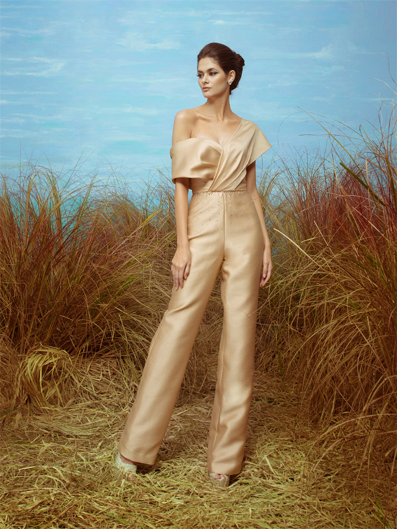 Gorgeous Jumpsuit Mother Of The Bride Dresses Beads With Detachable Train Ruffles Evening Dress Short Sleeves Formal Mother's Wear