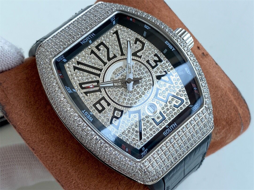 Men's full diamond watch automatic mechanical movement blue light coated glass cow belt bottom rubber folding buckle 54 * 42mm, Single row non delivery
Men's full diamond watch automatic mechanical movement blue light coated glass cow belt bottom rubber folding buckle 54 * 42mm, Single row non delivery